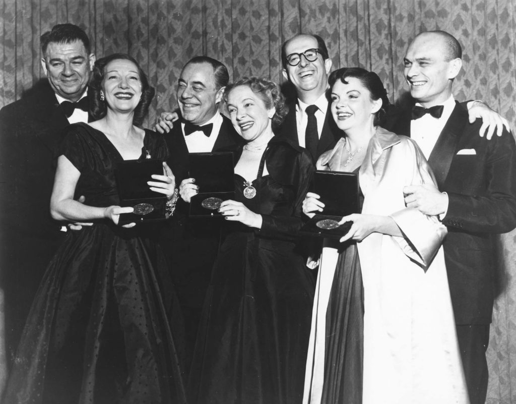 A photo from the 1952 Tony Awards ceremony.