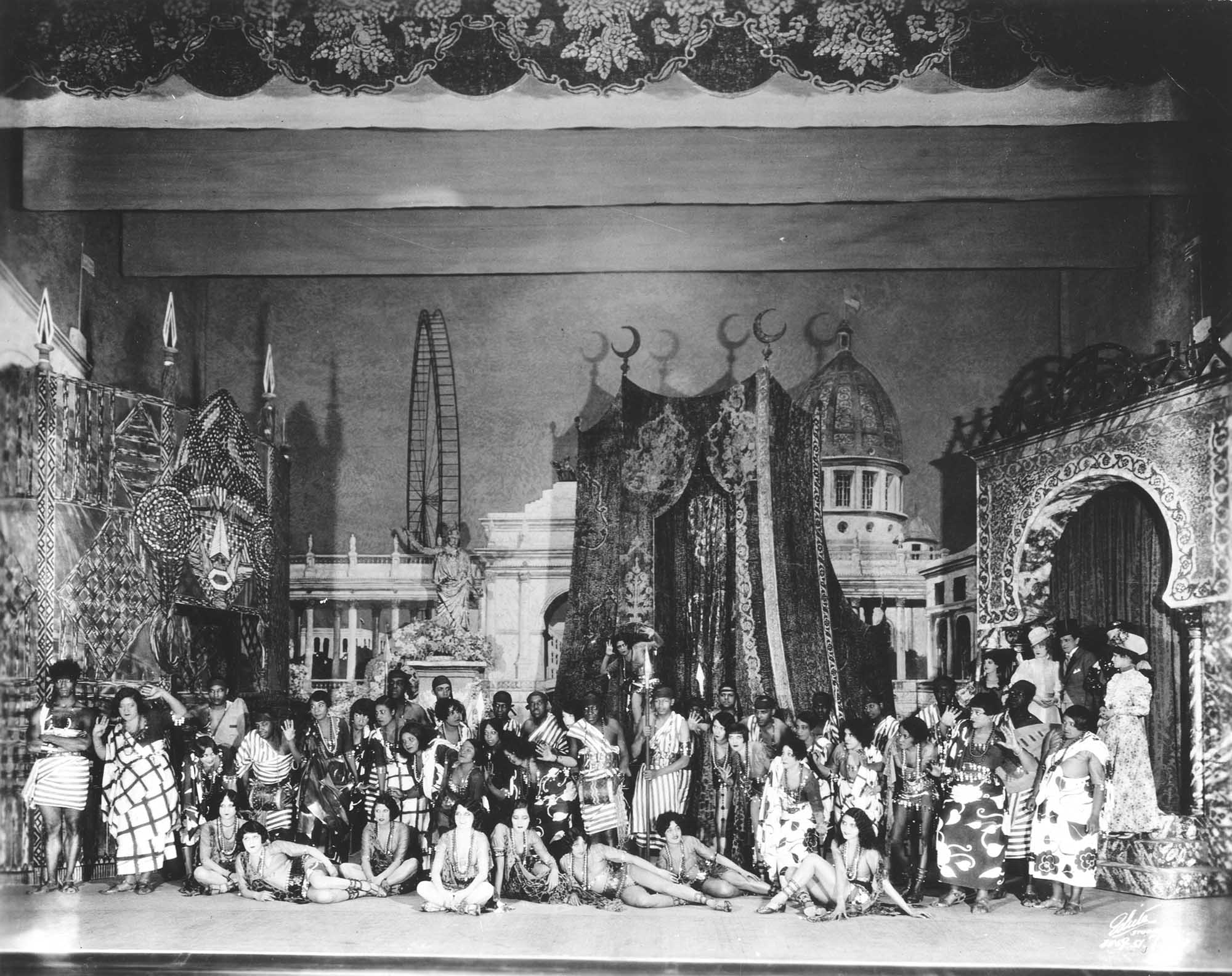 A photo from the 1927 Broadway Production of Show Boat.